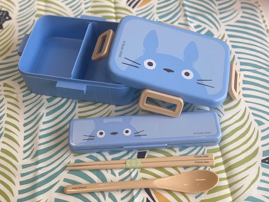 新商品トトロのお弁当箱とカトラリーセット