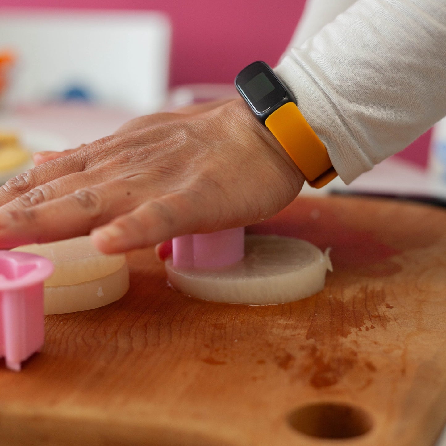 ハローキティ かわいい顔の野菜抜き型