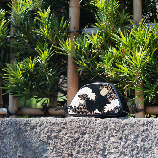 富士おにぎり弁当 波と月 – 全体イメージ 波と月柄 日本製