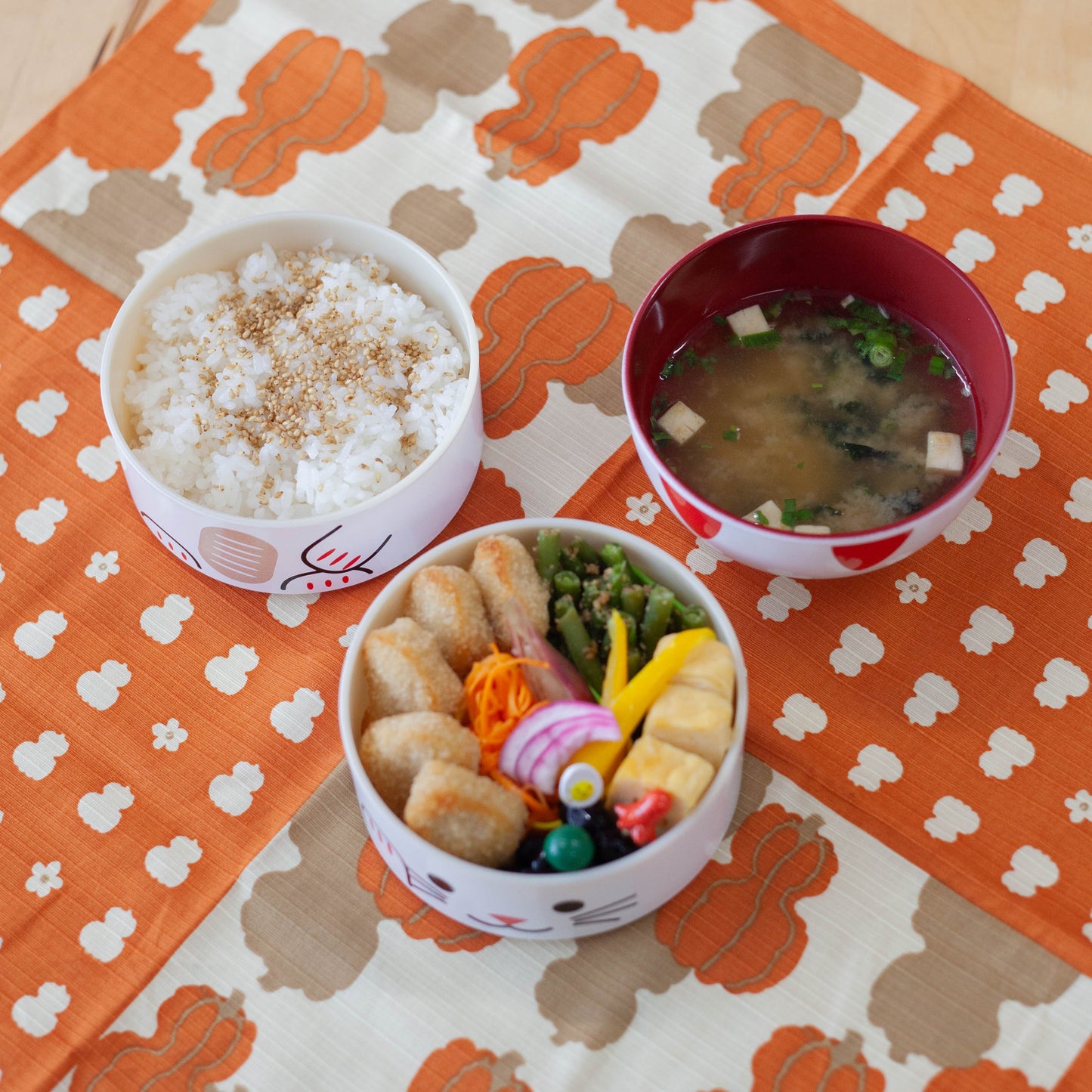 大こけし弁当 まねきねこ白