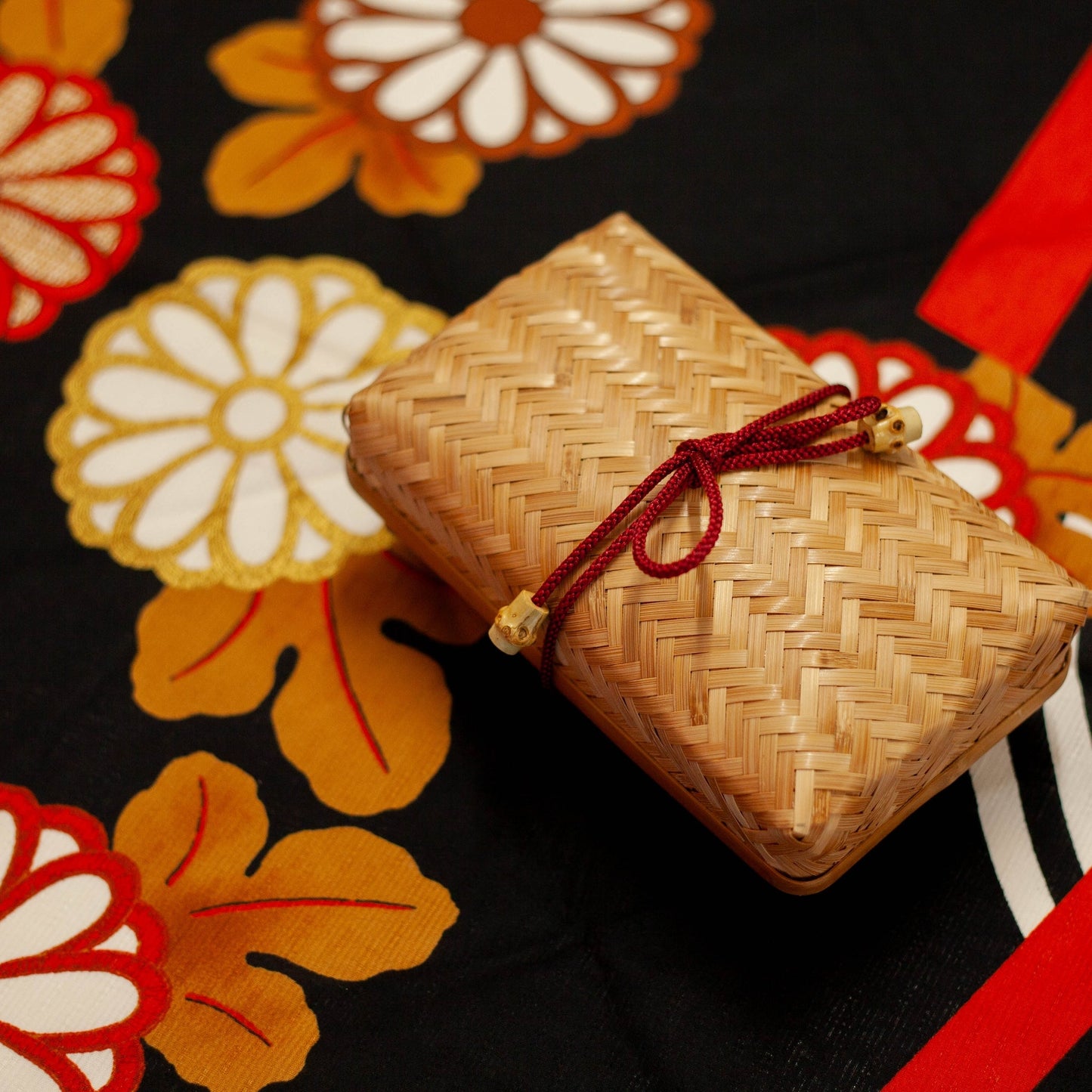 すす竹アジロ編み おむすび籠