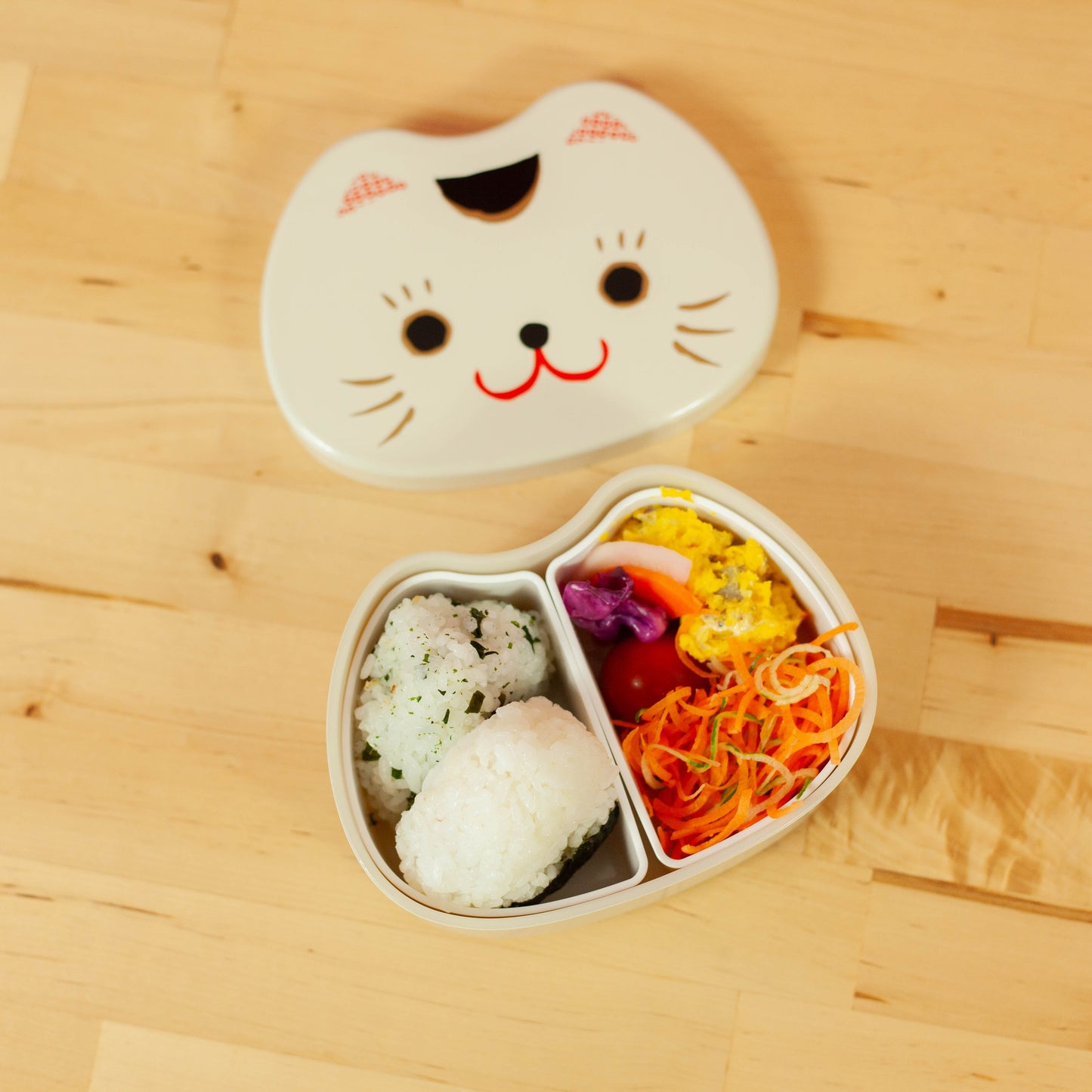 顔のお弁当箱 まねき猫