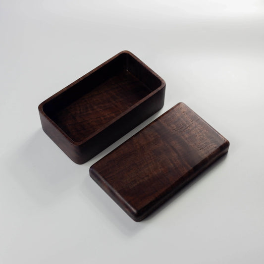 Miyama Bento Box 412 ウォールナット 全体 — 深みのある濃褐色が美しい天然ウォールナット材の木製弁当箱