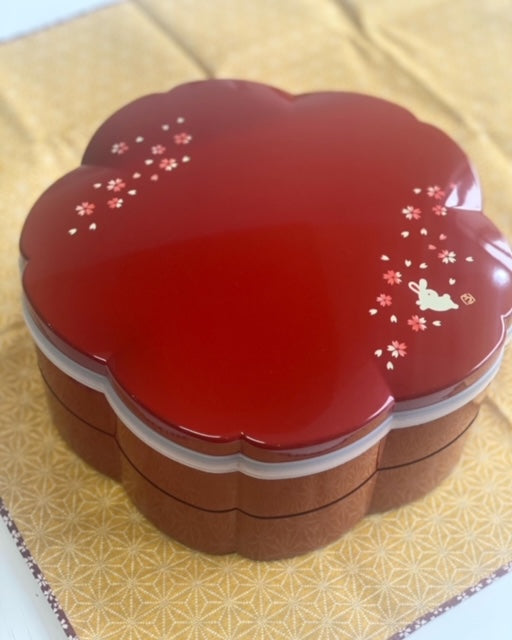 桜型二段オードブル 朱さくらうさぎ