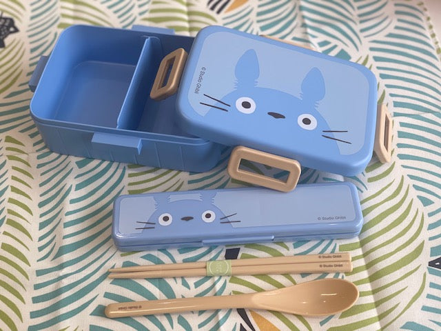 新商品トトロのお弁当箱とカトラリーセット