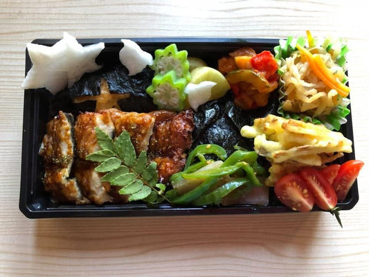 お盆の精進料理お膳と盆ボヤージュ弁当