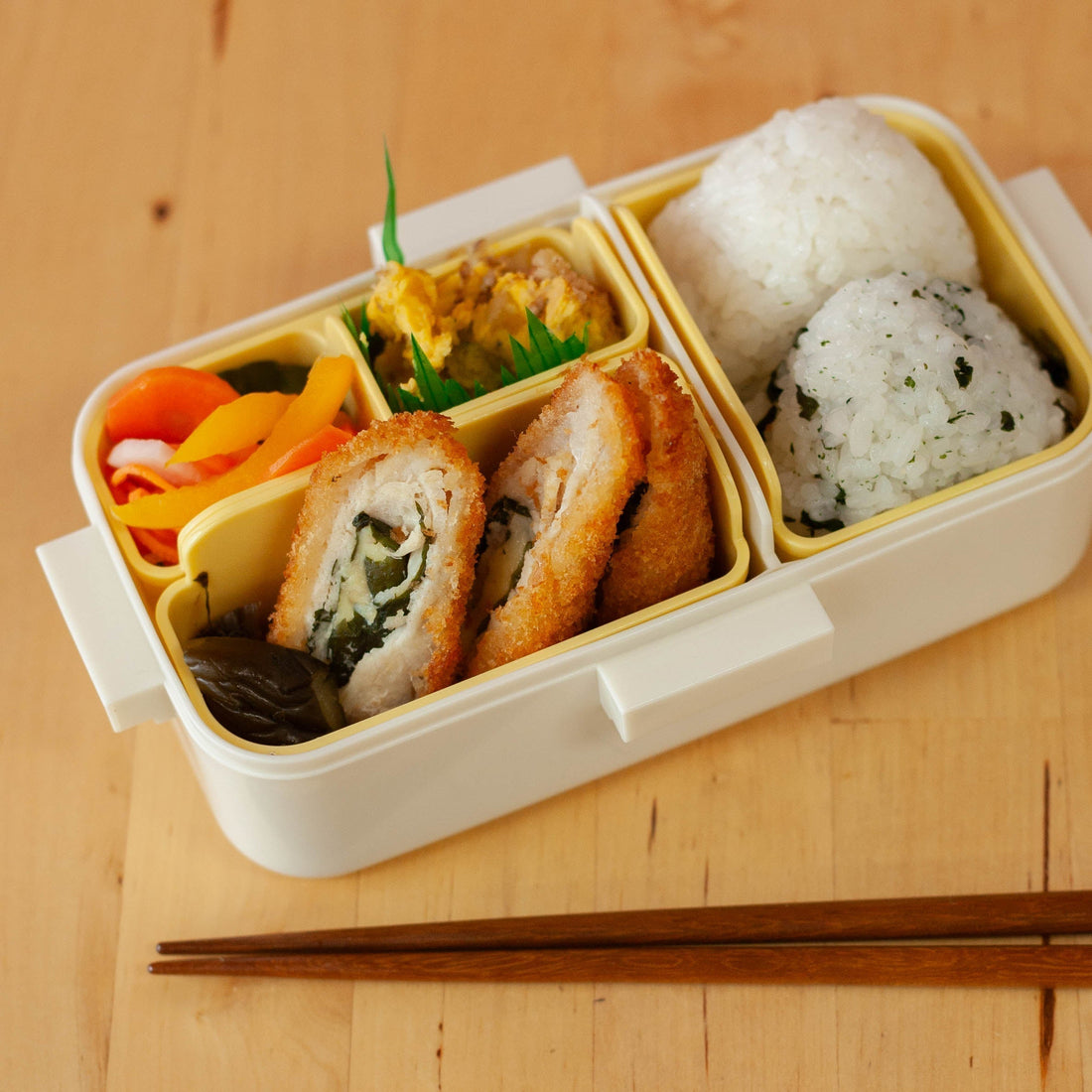 仕切り付き弁当箱 まねき猫・スリムベーシック おすすめ2選 | Bento&co