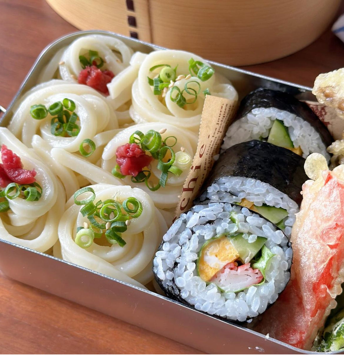 アルミ弁当でうどん弁当