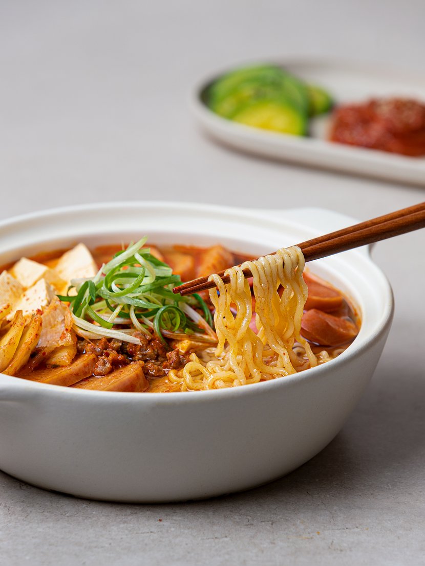 韓国のミールキット 食材と調味料がセットになったパッケージ