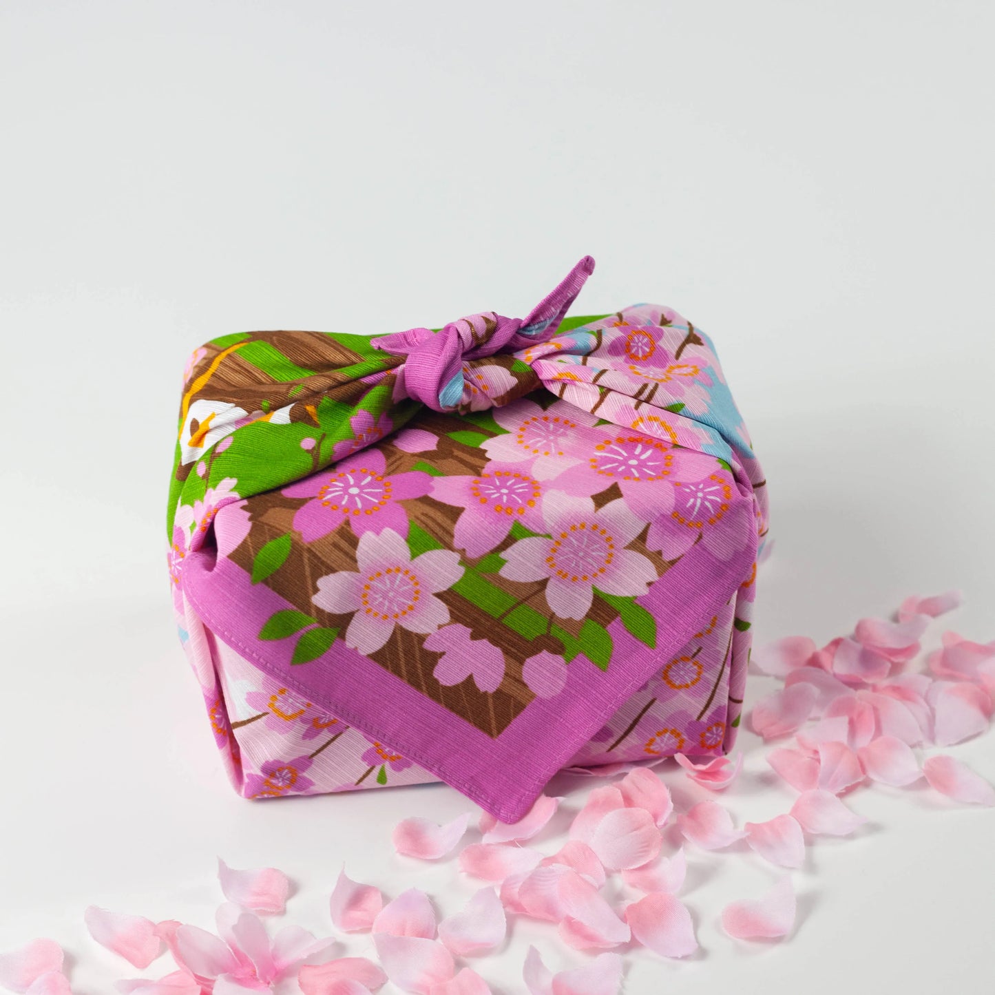 風呂敷 三毛猫みけのゆめ日記 :みけのお花見 50cm