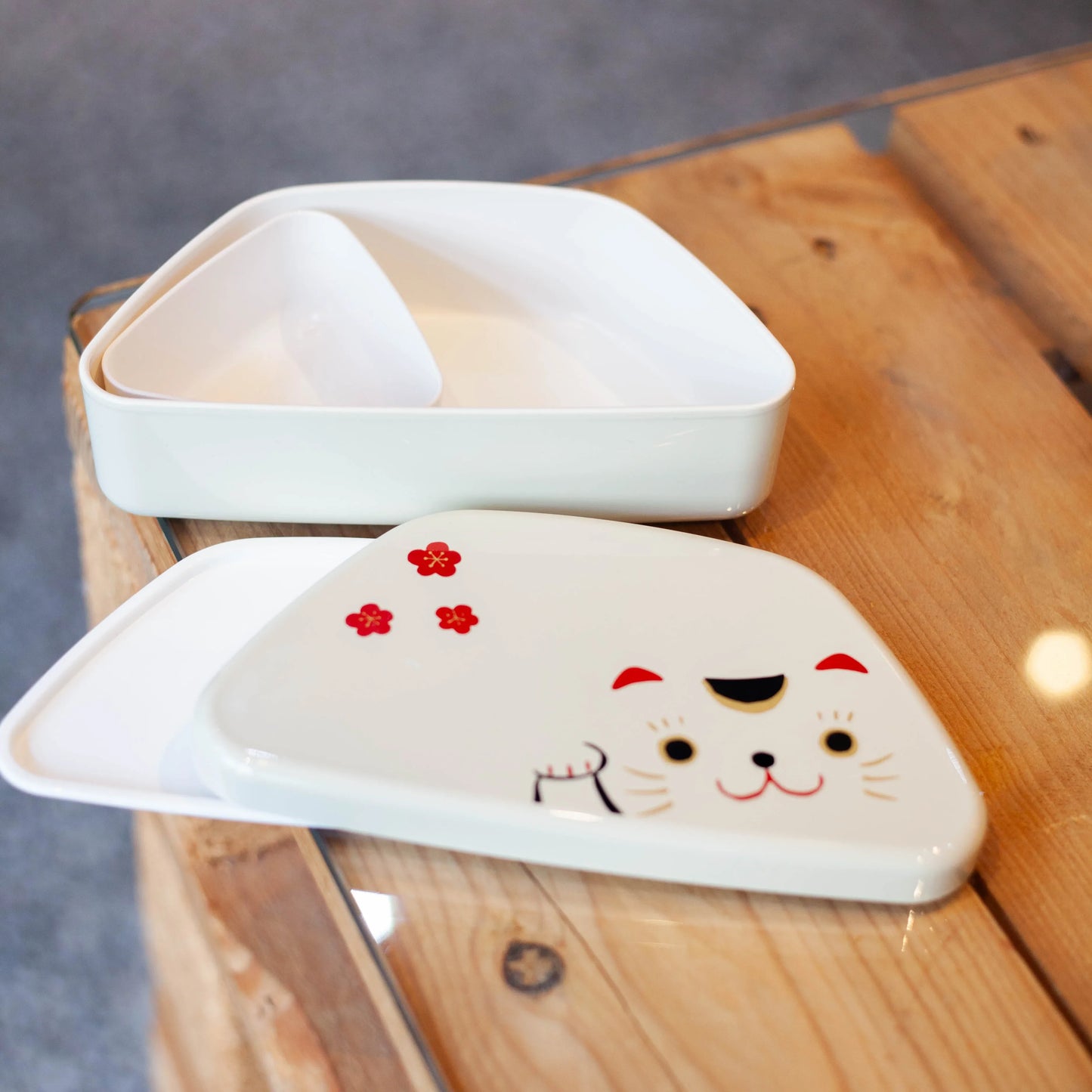 富士おにぎり弁当 | 白まねきねこ