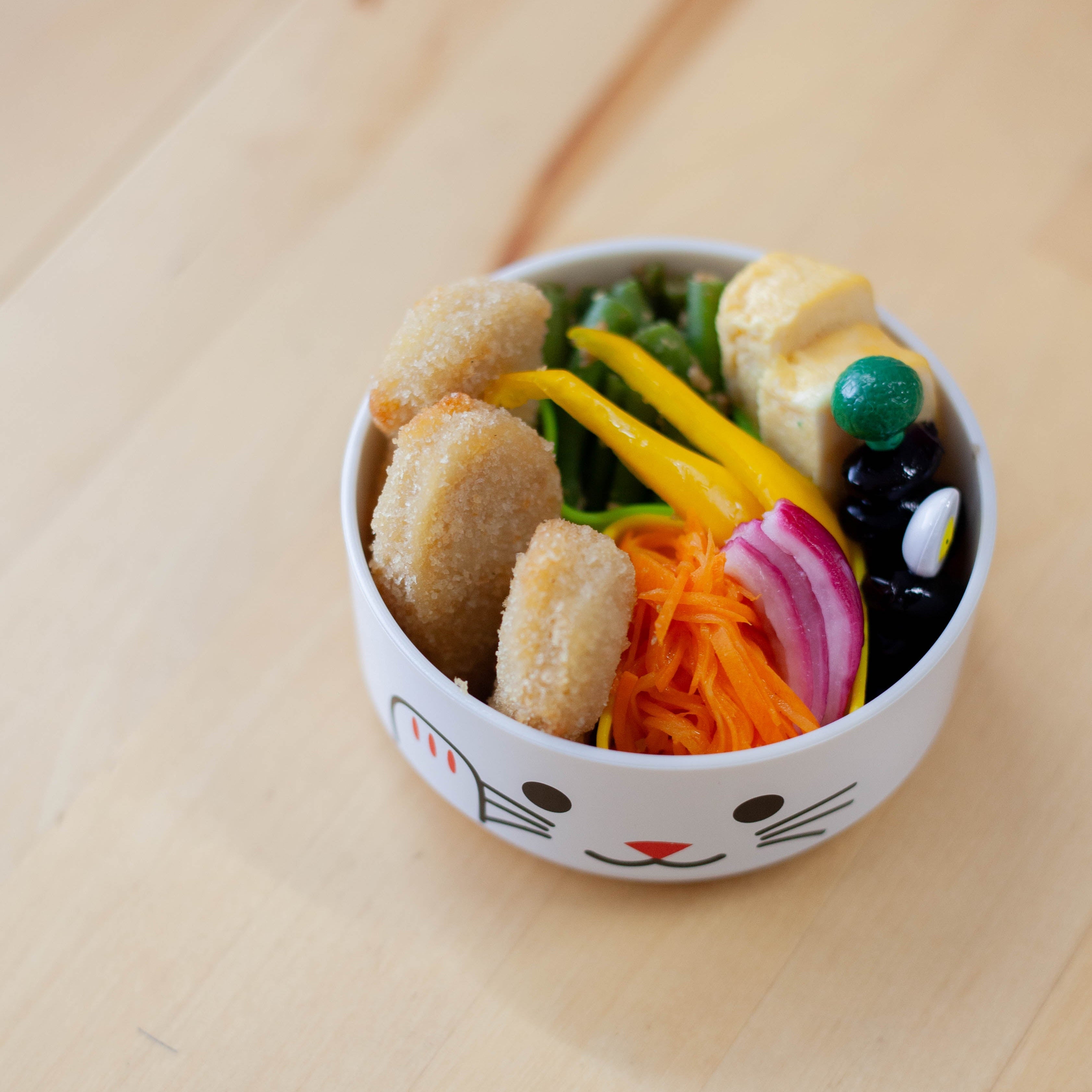 こけし弁当 まねきねこ 二段弁当箱 680ml 日本製 ランチバンド付き