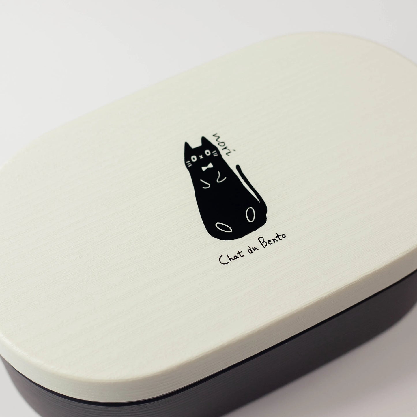 Chat du Café 木目小判弁当箱 のり猫 — ブラック本体と黒猫イラストの蓋