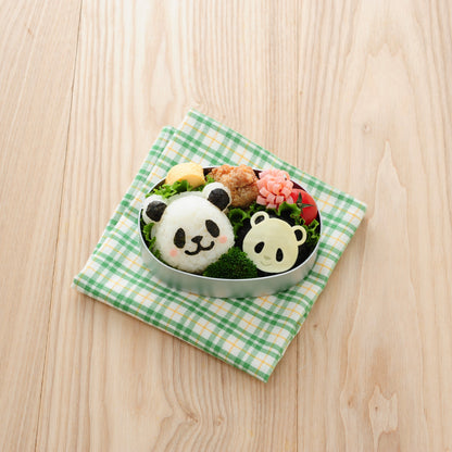 おむすびパンダで作ったパンダおにぎり2個入り丸型お弁当 — グリーンチェックのランチクロスに包んだスタイル