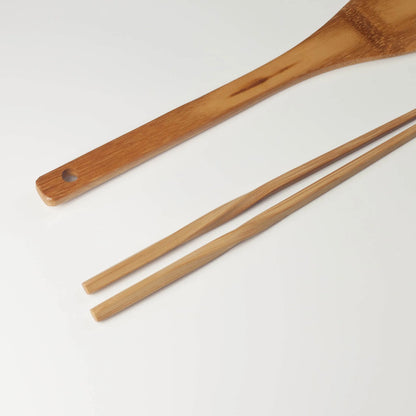 国産竹の菜箸とヘラの持ち手部分と竹の自然な模様

