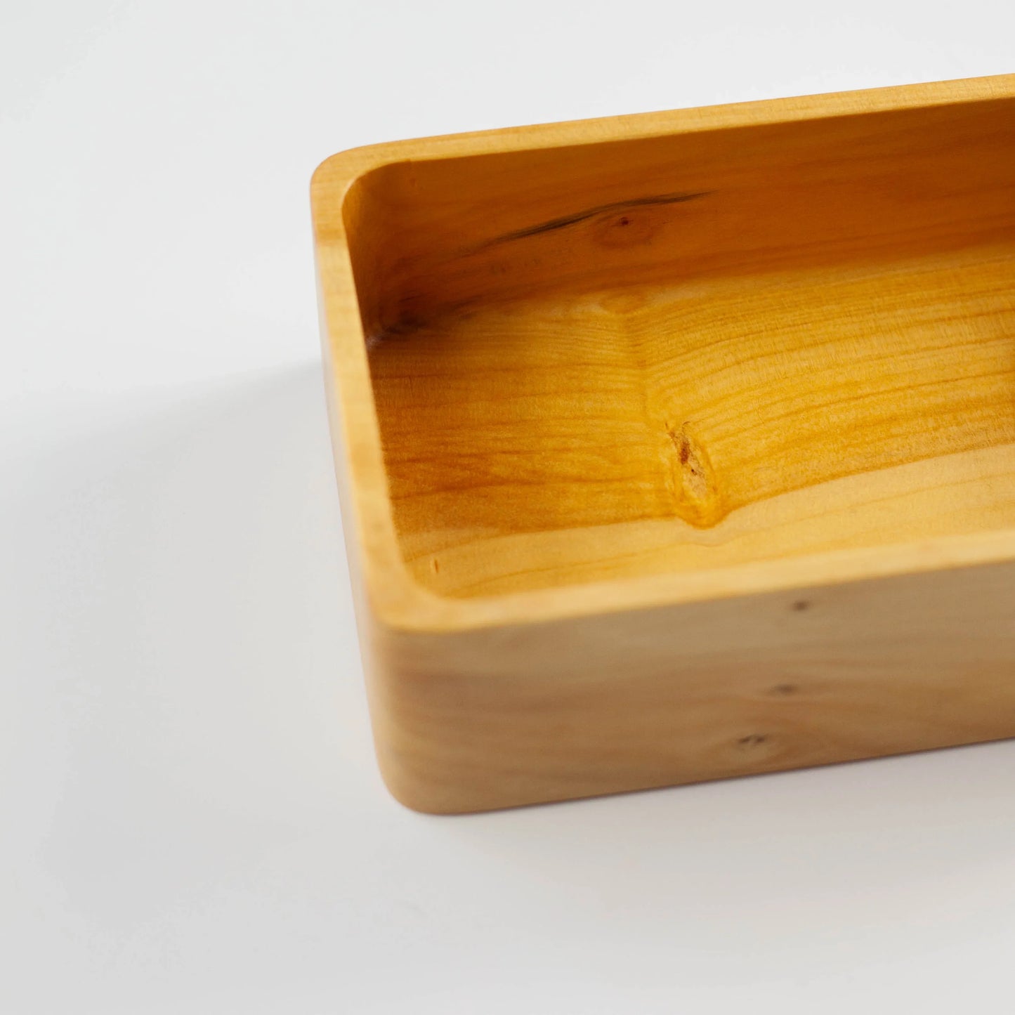 Miyama Bento Box 410 イチョウ 全体 — 温かみのある黄金色が美しい天然イチョウ材の木製弁当箱