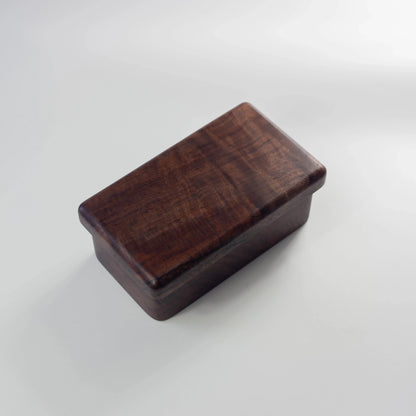 Miyama Bento Box 412 ウォールナット 全体 — 深みのある濃褐色が美しい天然ウォールナット材の木製弁当箱