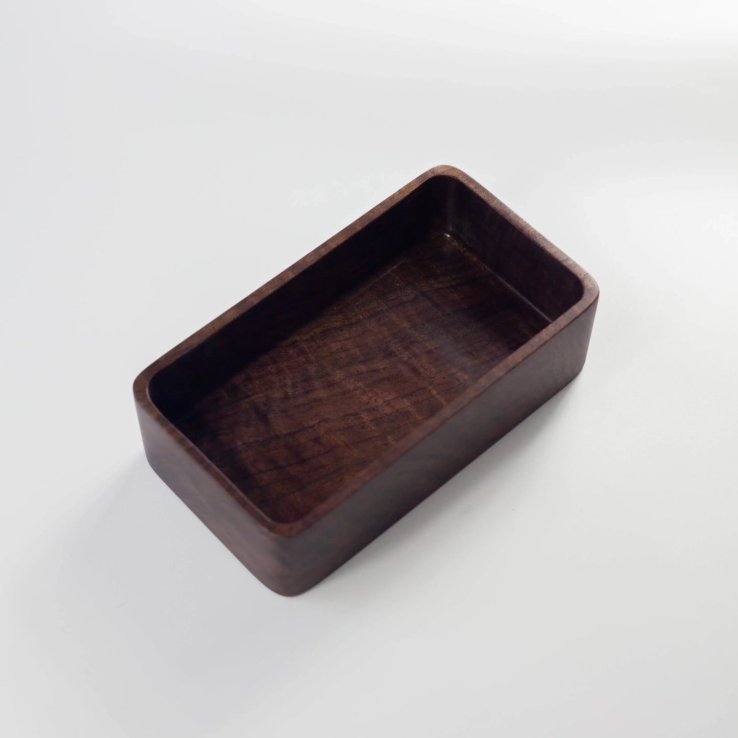Miyama Bento Box 412 ウォールナット 全体 — 深みのある濃褐色が美しい天然ウォールナット材の木製弁当箱
