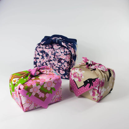 風呂敷 三毛猫みけのゆめ日記 :みけのお花見 50cm