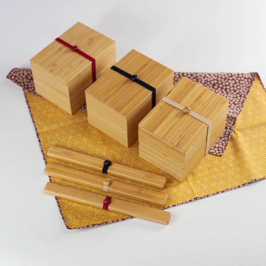 竹製二段弁当箱・箸・風呂敷のセット（ベージュ・赤・黒の3色展開）- Bento&co